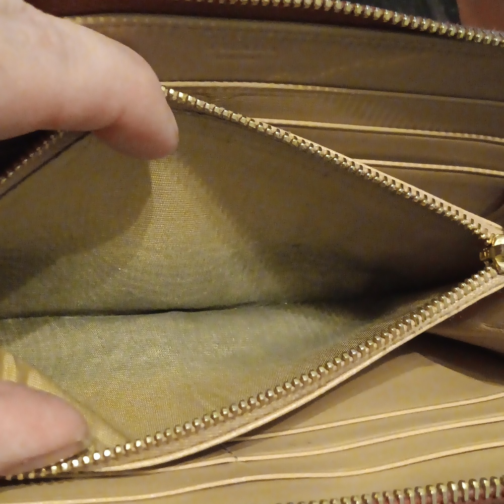 Prada Vintage Milano Zip Around Women's Rose Wallet (EUC) - Picture 14 of 14